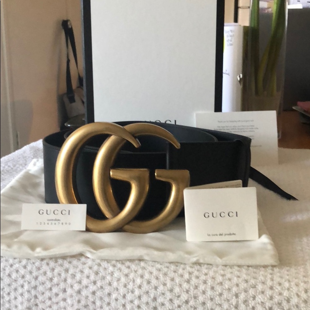 Gucci Wide leather belt Double G.